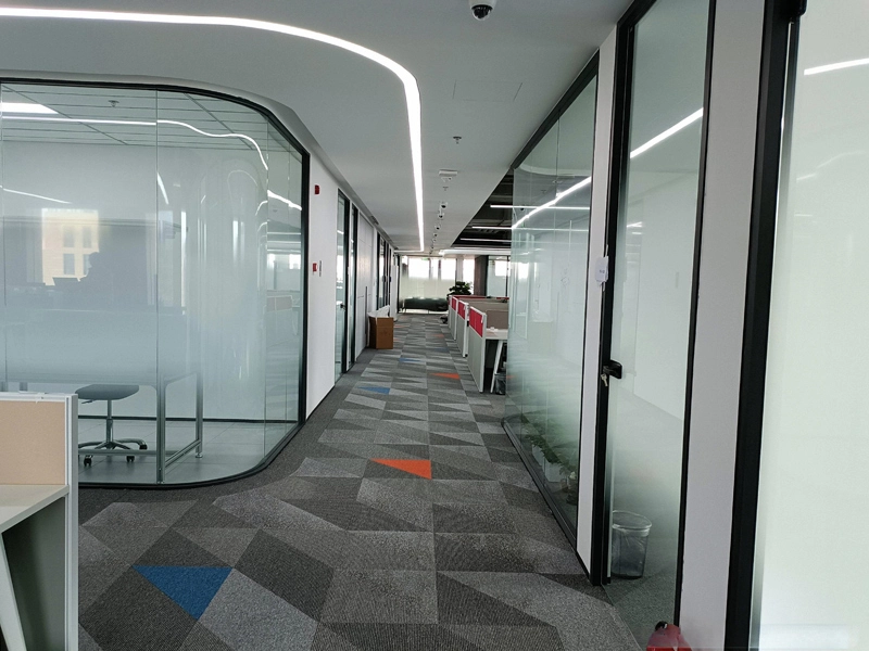 Applications du verre architectural dans la zone de confidentialité