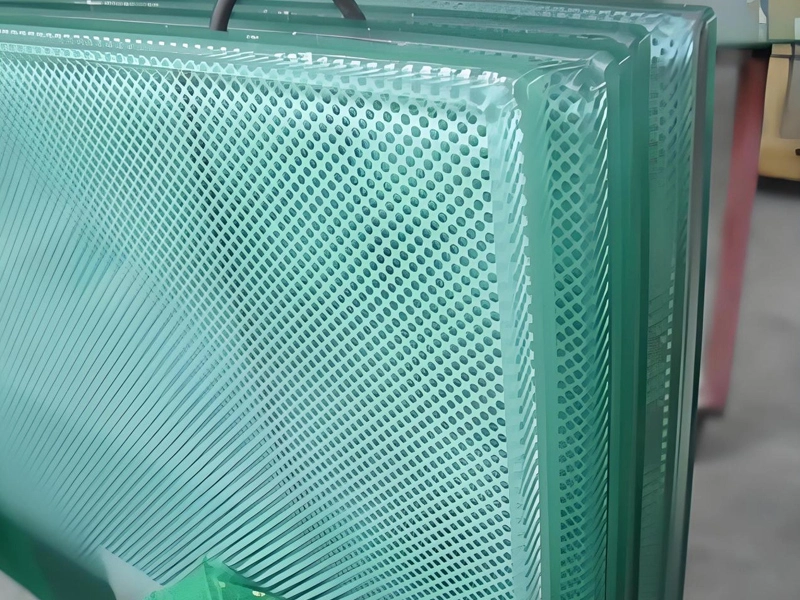 La différence entre l'écran de soie et le verre imprimé numérique