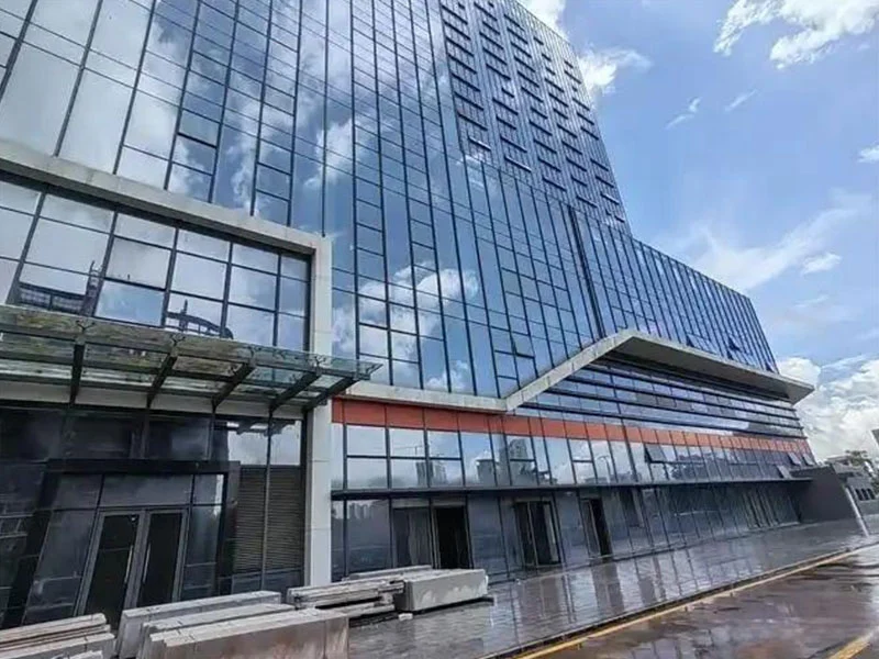 Est-il bon de décorer le mur extérieur avec le mur rideau en verre?