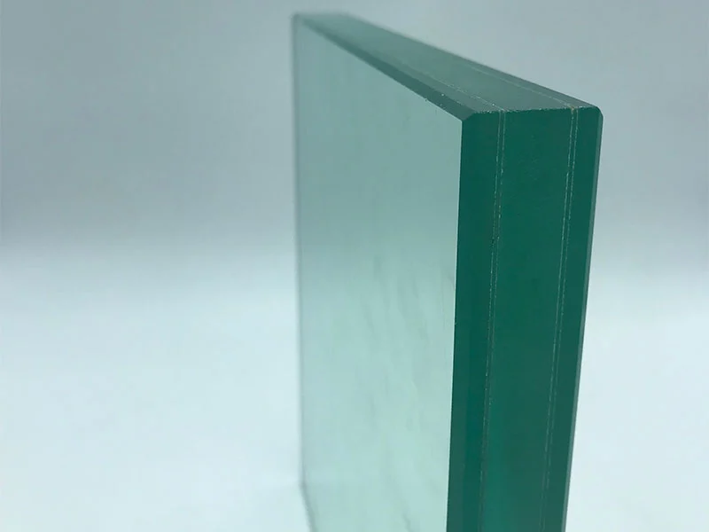 La différence et les avantages du PVB et du SGP dans le verre pare-balles