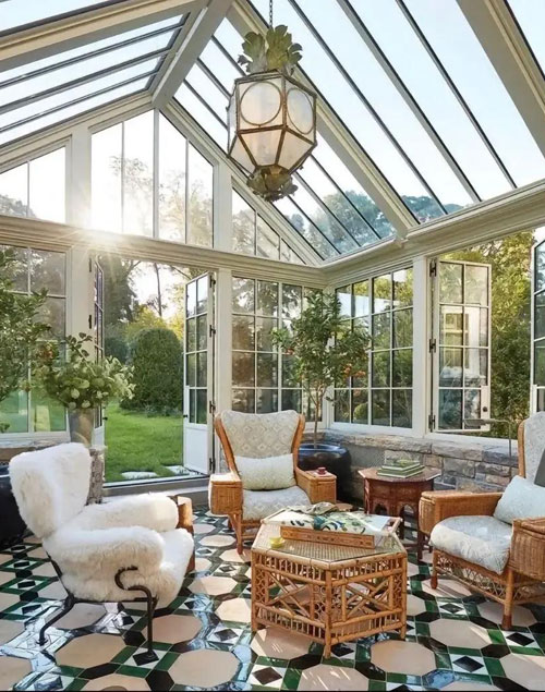 the-sunrooms-are-warm-in-winter-and-cool-in-summer20.jpg